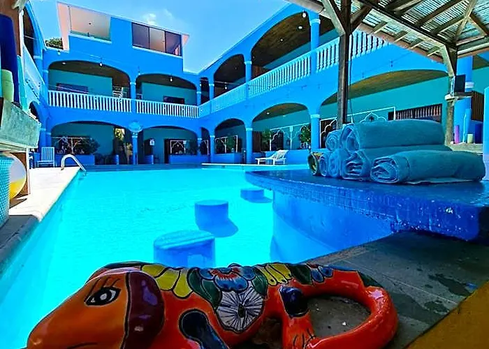 Hotel Toro Blanco 2*